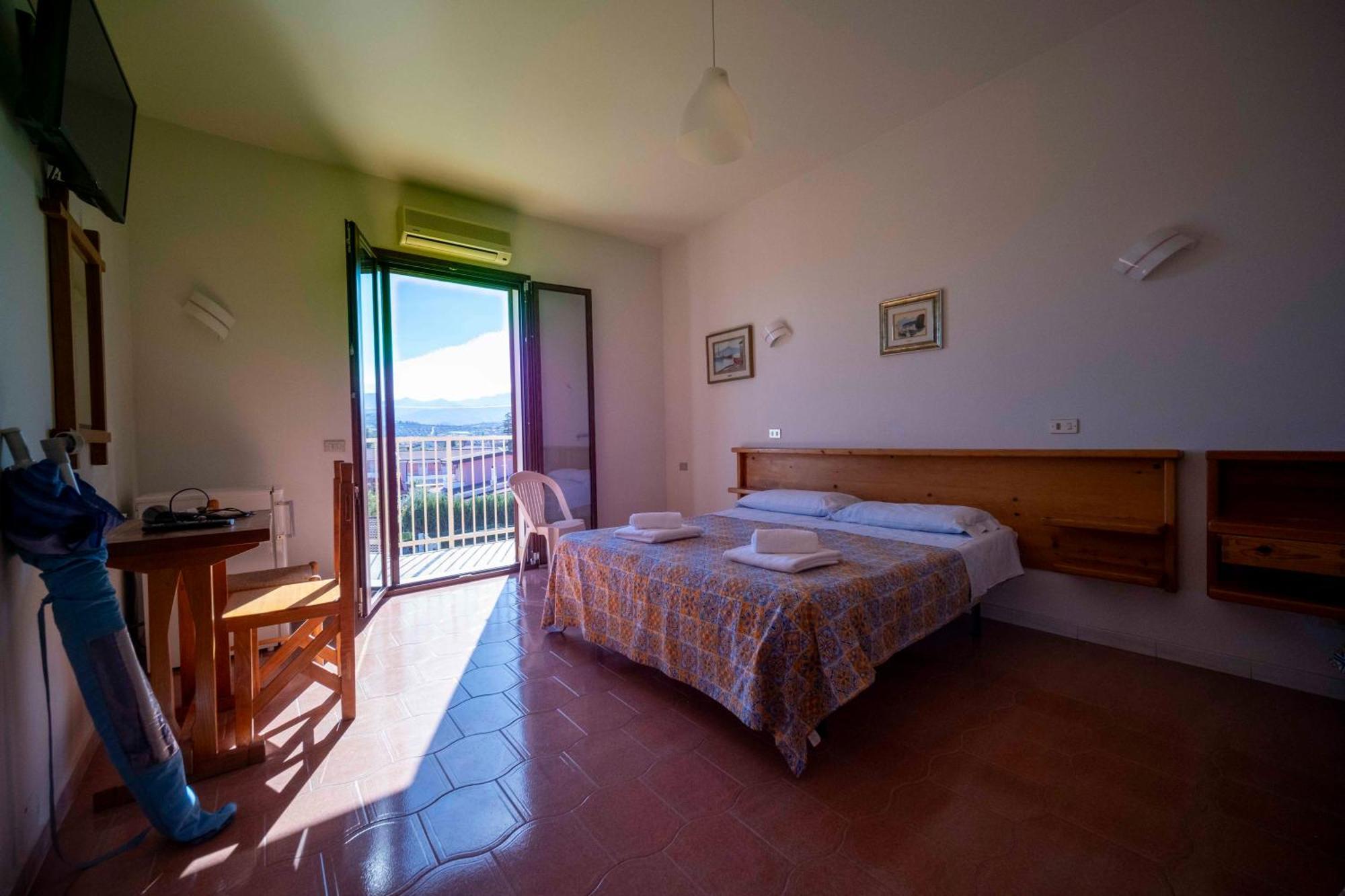 Hotel-Pensione 4 Stagioni Фальконе Экстерьер фото